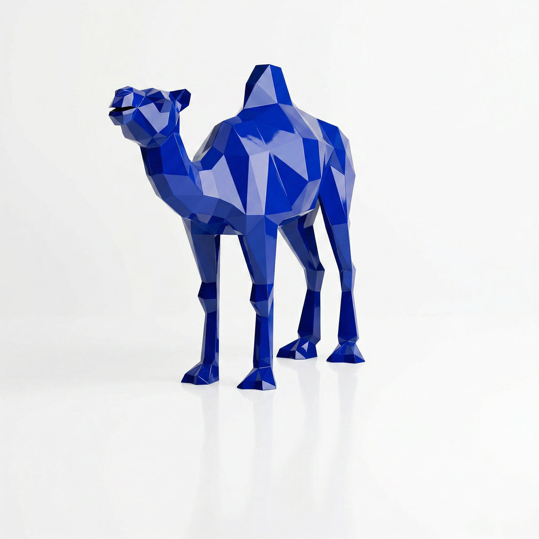 Grande Sculpture de Chameau Polygone en Résine - Sculpture Origami