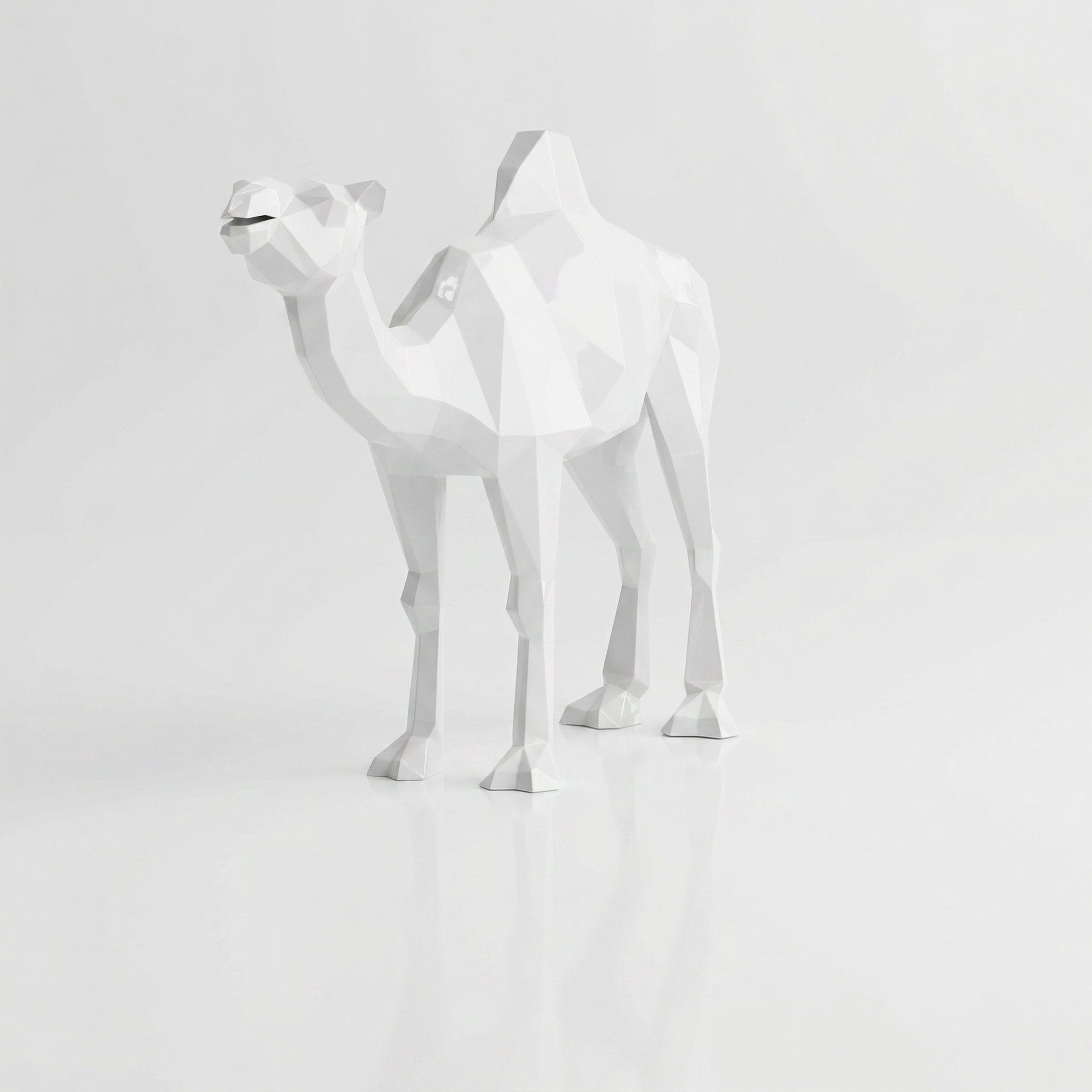 Grande Sculpture de Chameau Polygone en Résine - Sculpture Origami