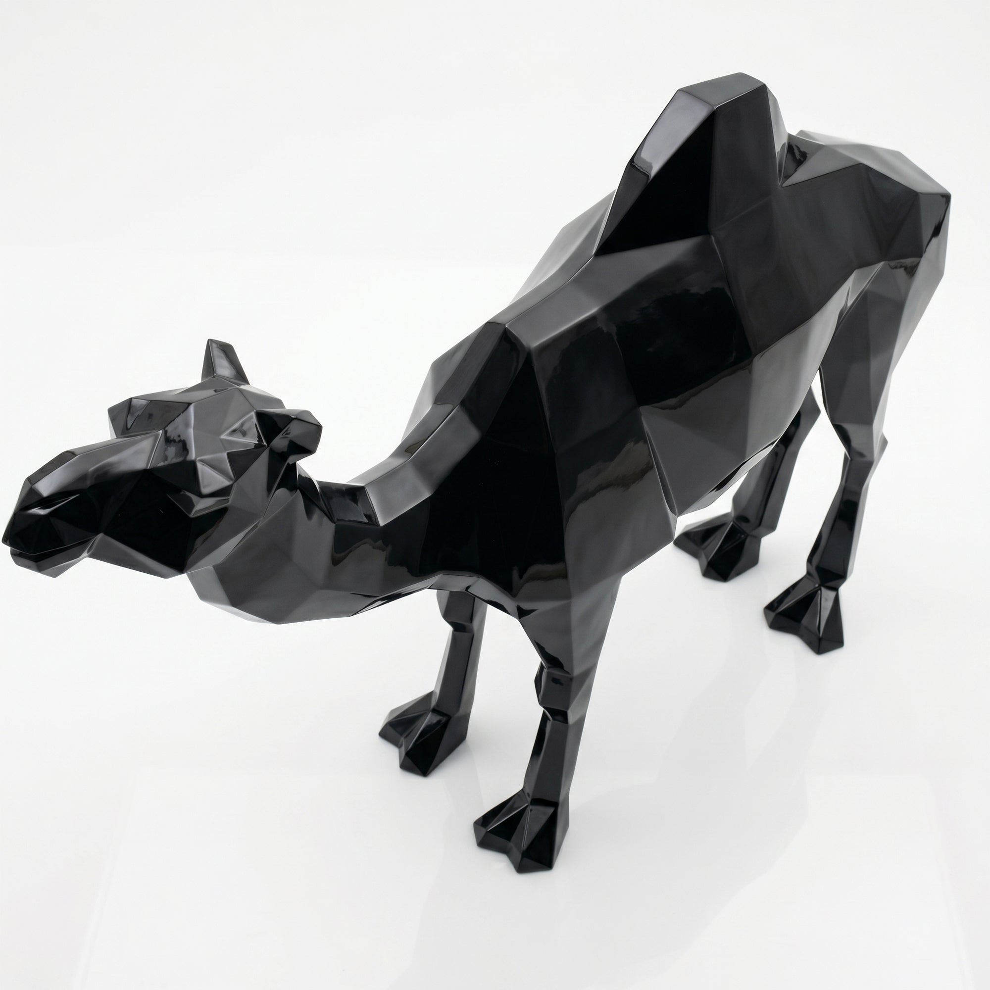 Grande Sculpture de Chameau Polygone en Résine - Sculpture Origami