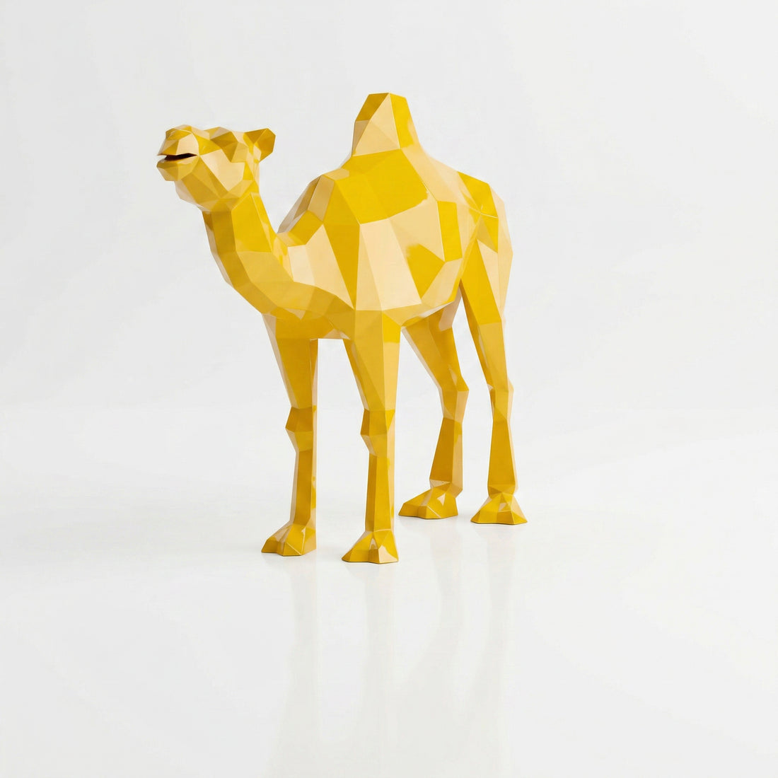 Grande Sculpture de Chameau Polygone en Résine - Sculpture Origami