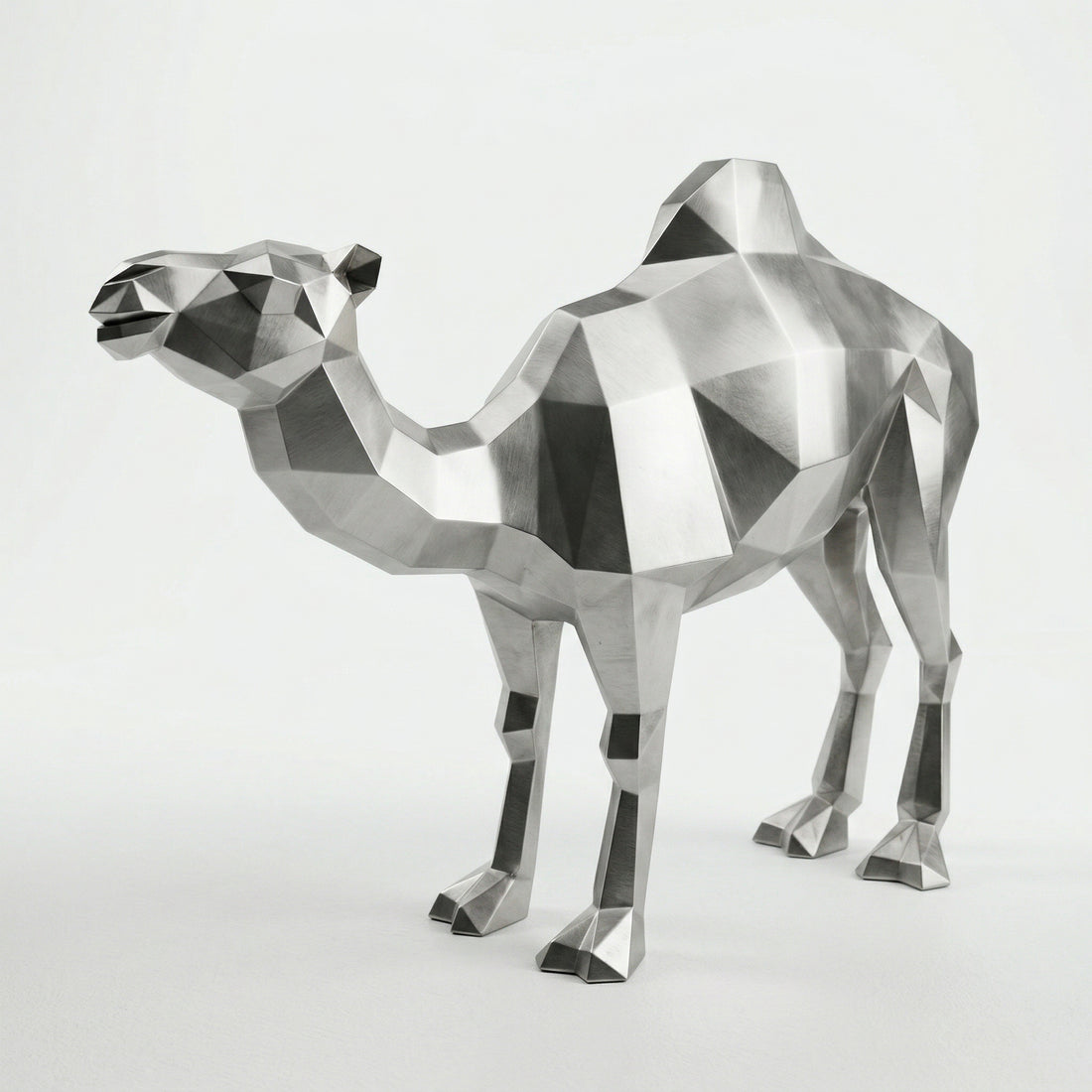 Grande Sculpture de Chameau Polygone - Sculpture Origami