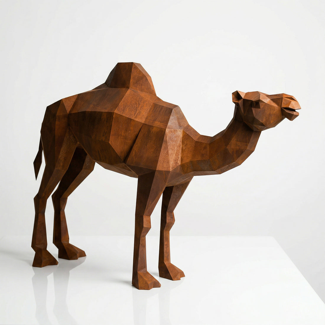 Grande Sculpture de Chameau Polygone en Corten - Sculpture Origami