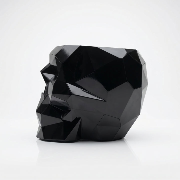 Sculpture pot de fleurs en forme de crâne facetté design.