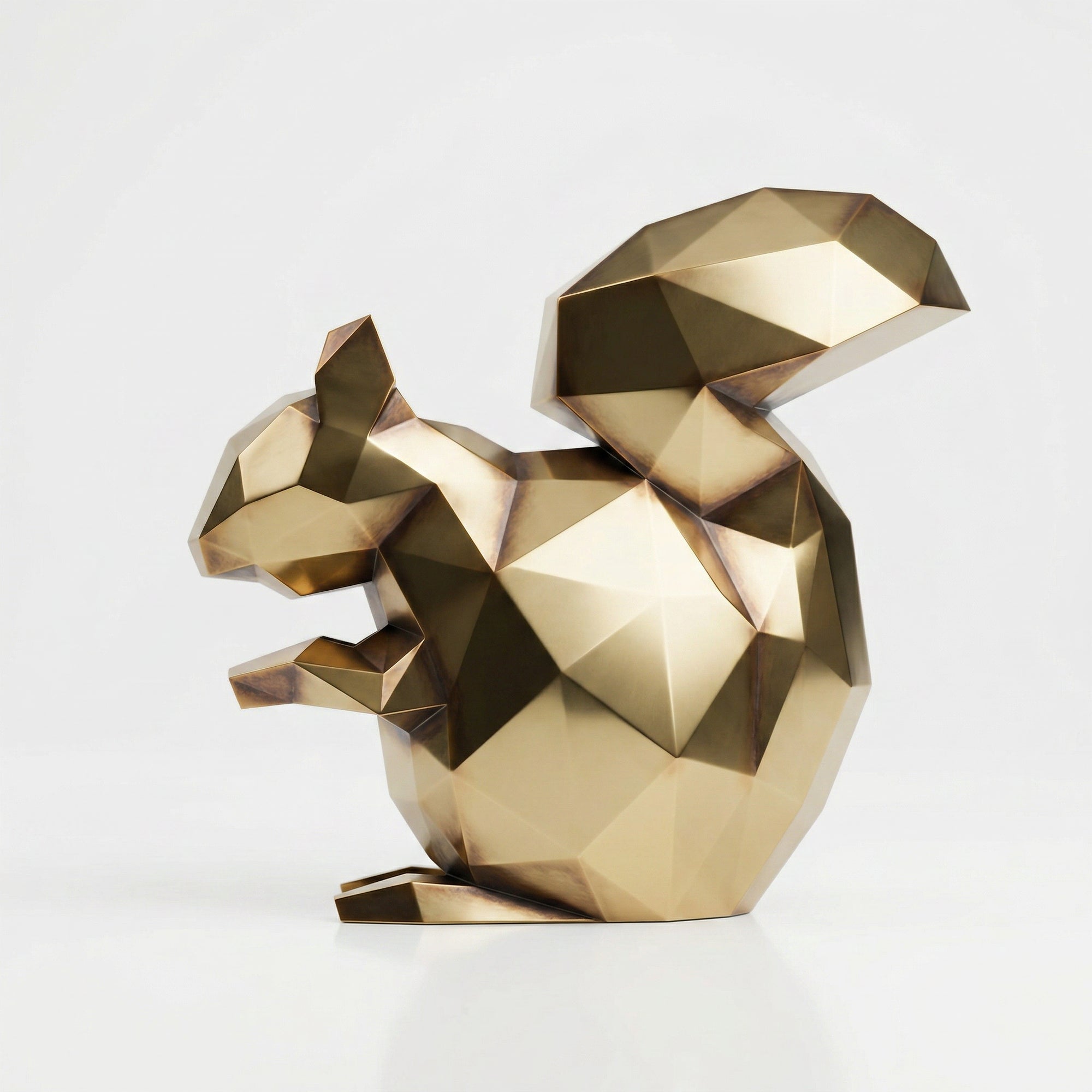 Grande Squirrel Sculpture - Sculpture Origami