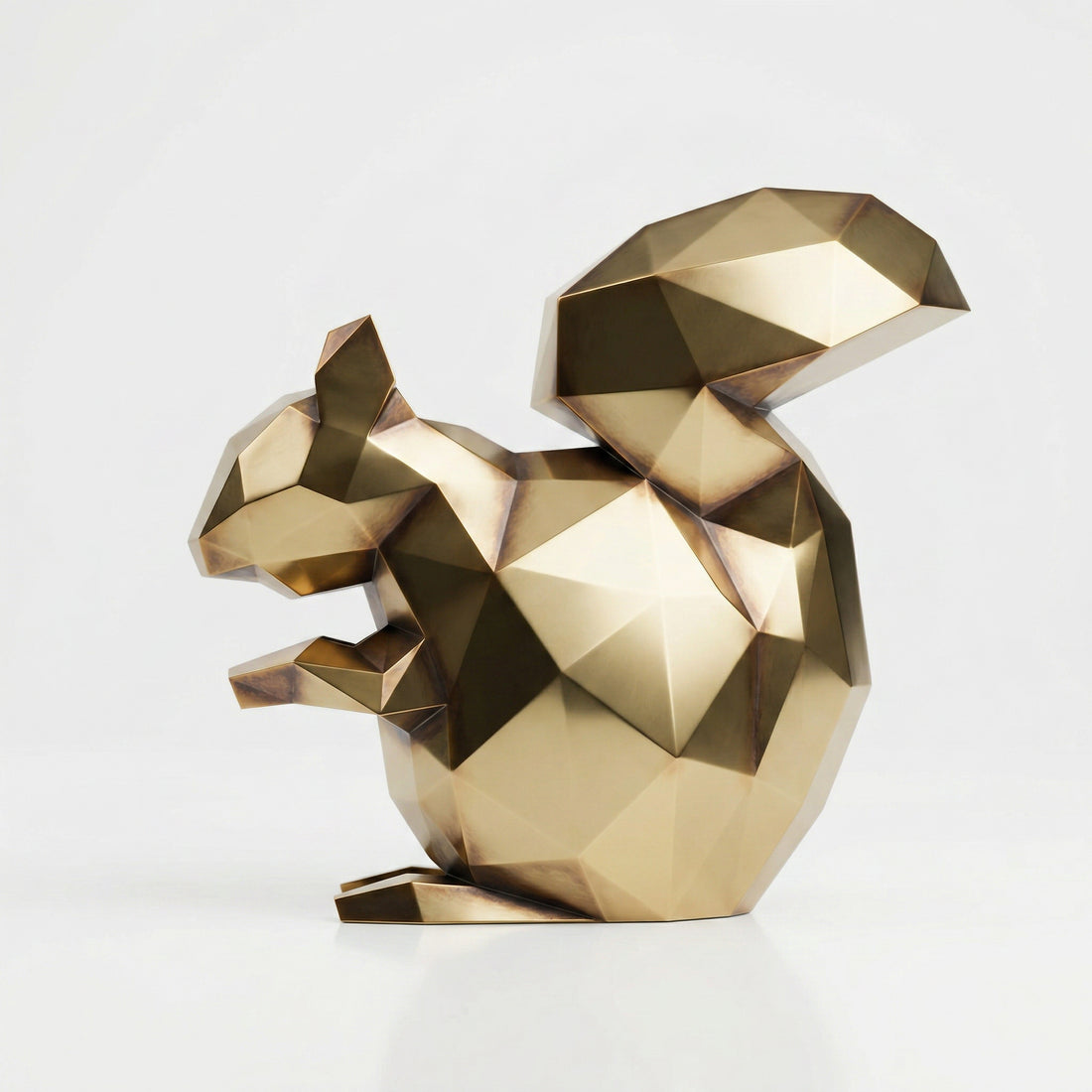 Grande Squirrel Sculpture - Sculpture Origami