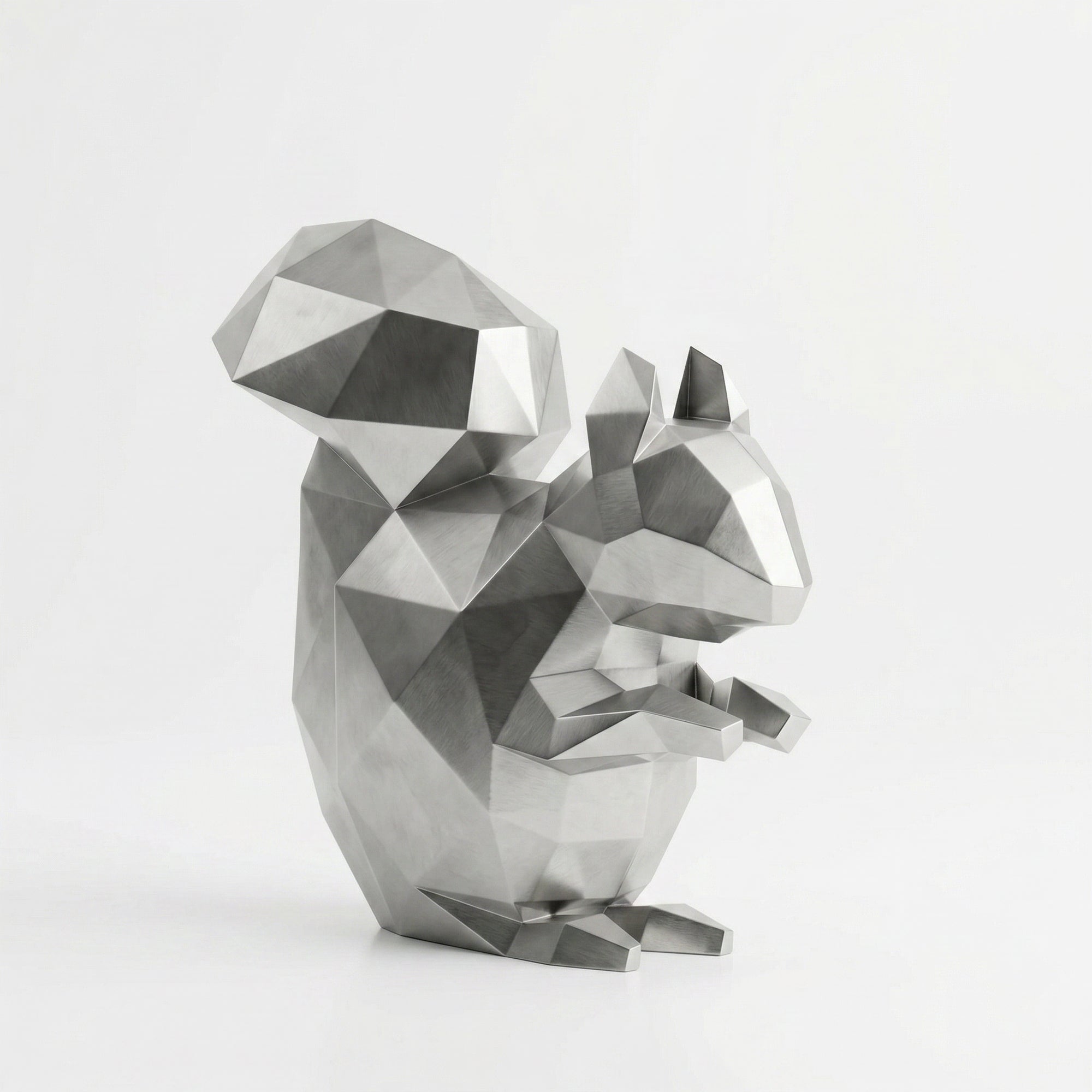 Grande Squirrel Sculpture - Sculpture Origami