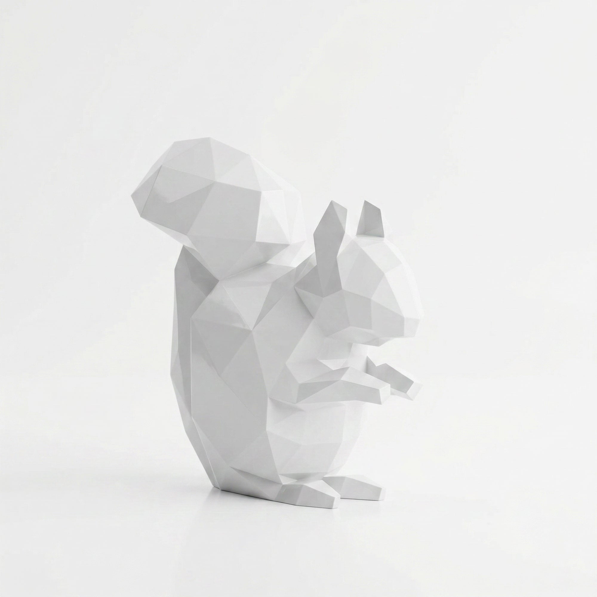 Grande Squirrel Sculpture - Sculpture Origami