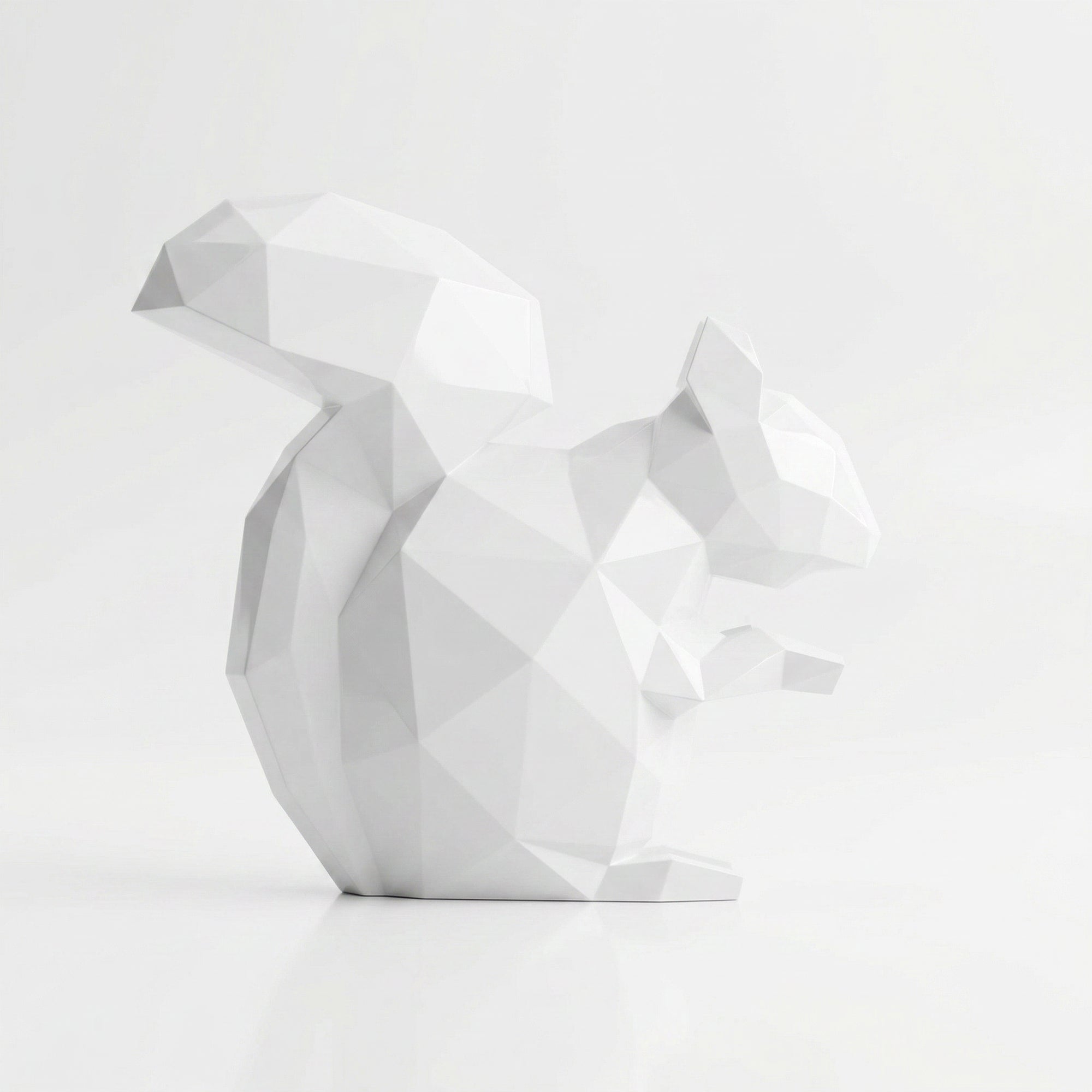 Grande Squirrel Sculpture - Sculpture Origami
