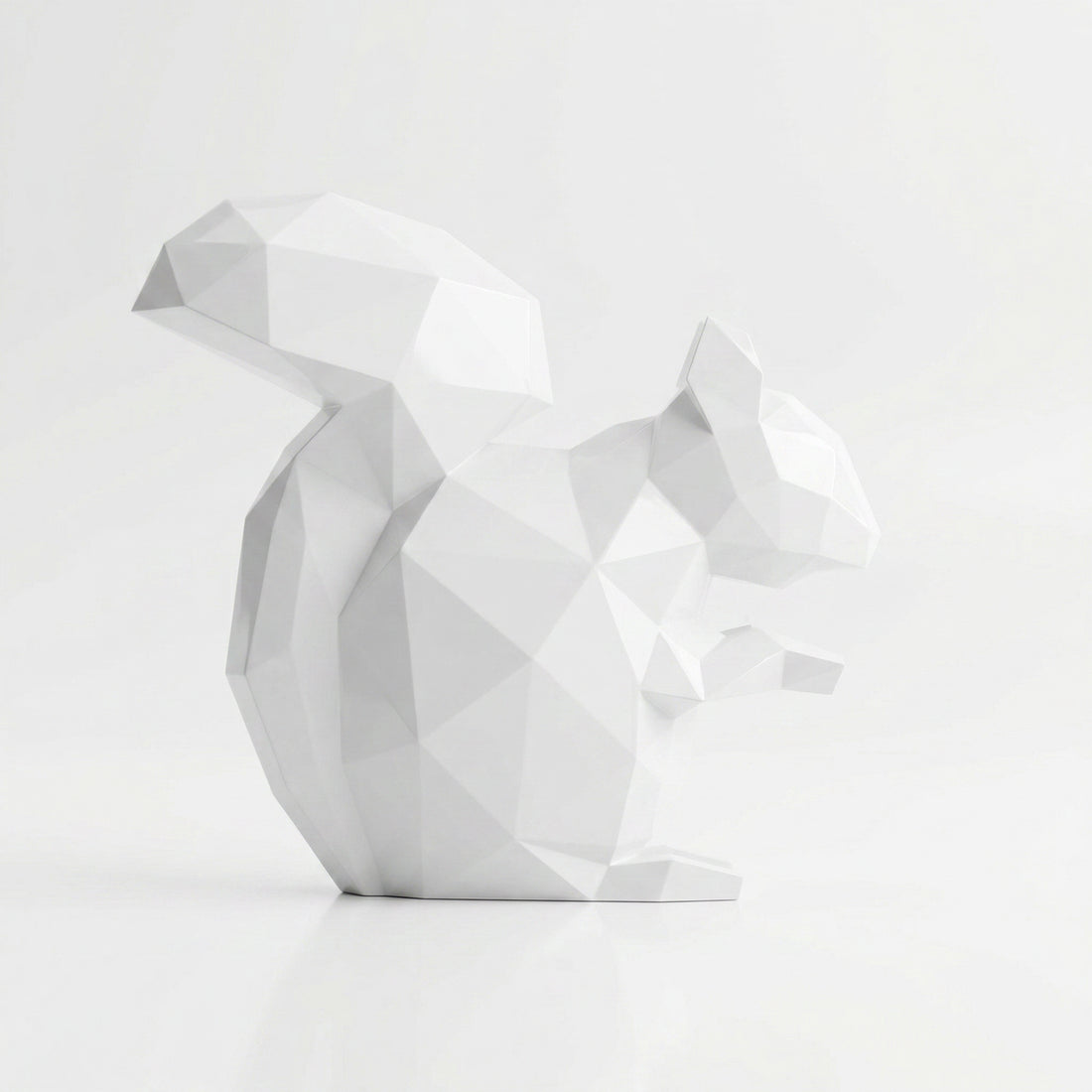 Grande Squirrel Sculpture - Sculpture Origami