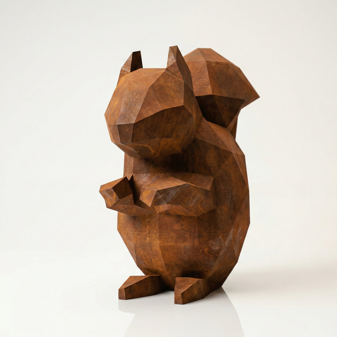 Grande Squirrel Sculpture - Sculpture Origami
